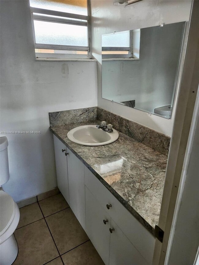 Foto del edificio - 6850 W 14th Ct