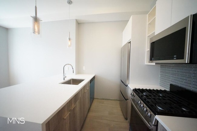 Building Photo - 572 Myrtle Avenue