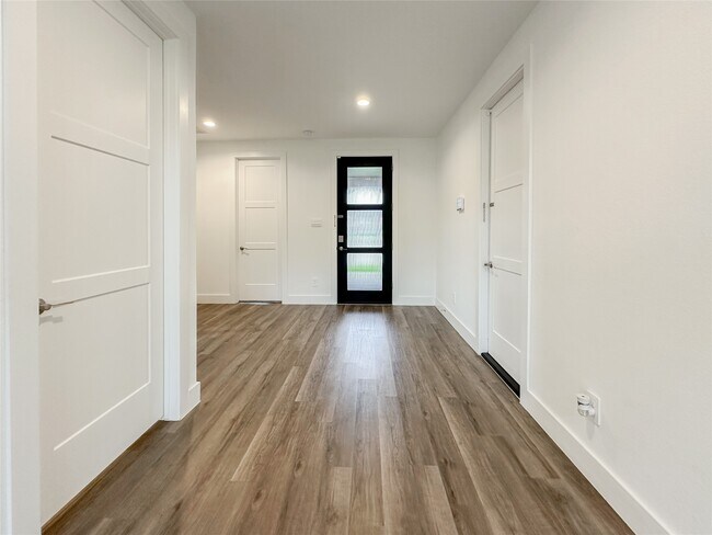 Foto del edificio - 15216 Tattle Crk Ln