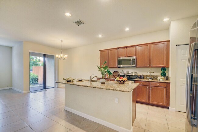 Building Photo - 10385 Wellington Parc Dr