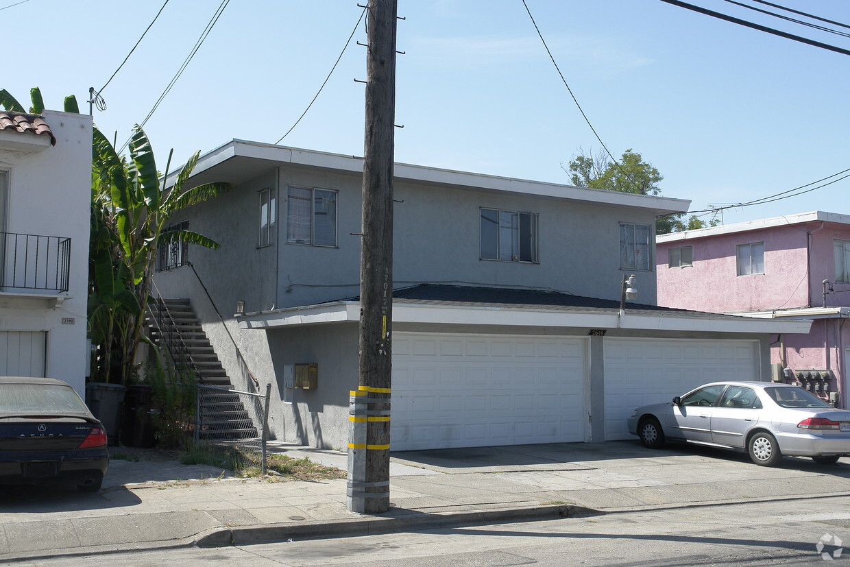 Building Photo - 2644 35th Ave