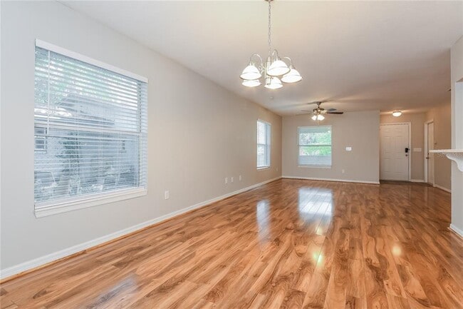 Building Photo - 2523 Yale Ave