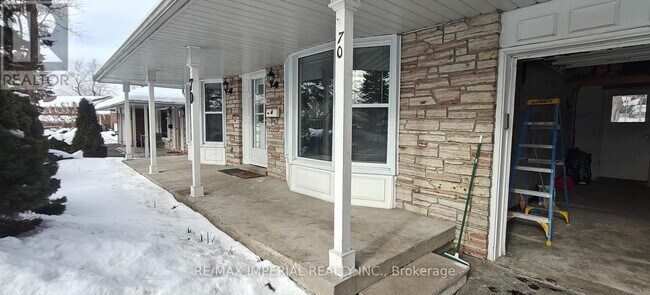 Photo du bâtiment - 70 McNicoll Ave