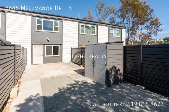 Building Photo - 8685 Mellmanor Dr
