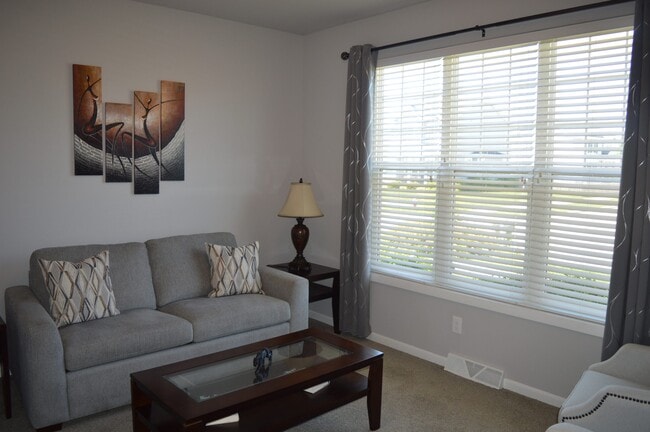 Building Photo - 801 Remington Way