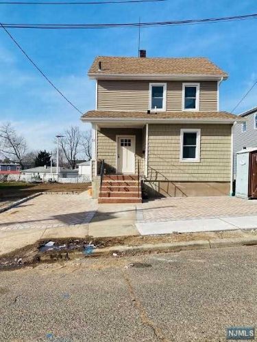 Primary Photo - 51 Uhland St