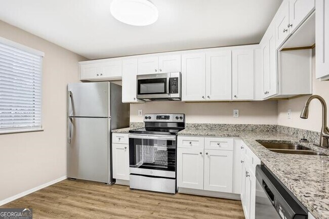 Building Photo - 6433 Boyett Dr NW