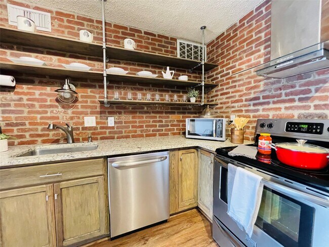 Foto del edificio - 12900 Walden Rd