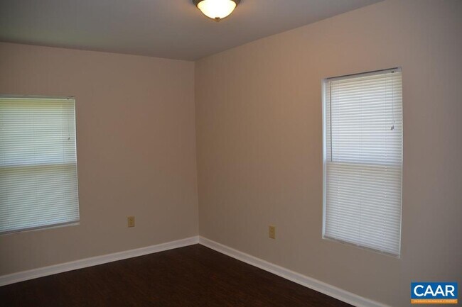 Foto del edificio - 345 11th St NW