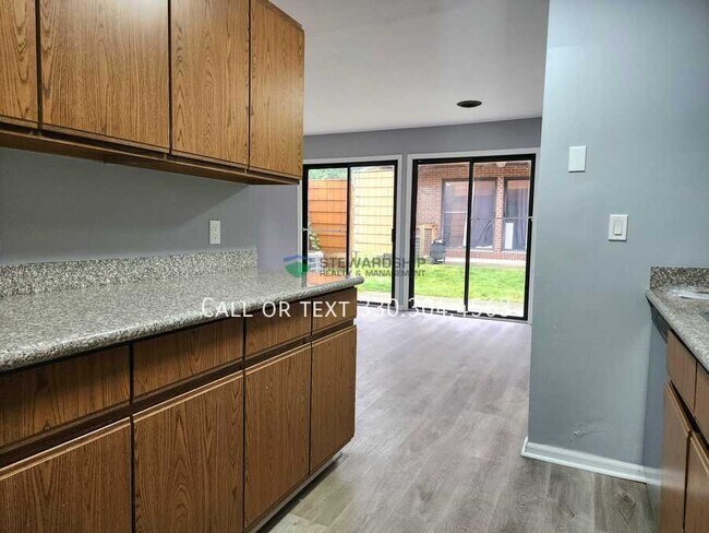 Foto del edificio - 693 Carroll St