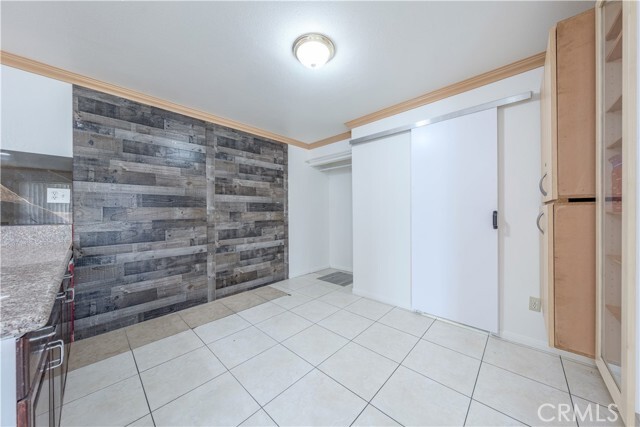 Building Photo - 1688 W Sumac Ln