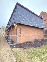 Building Photo - 1170 Bryden Rd