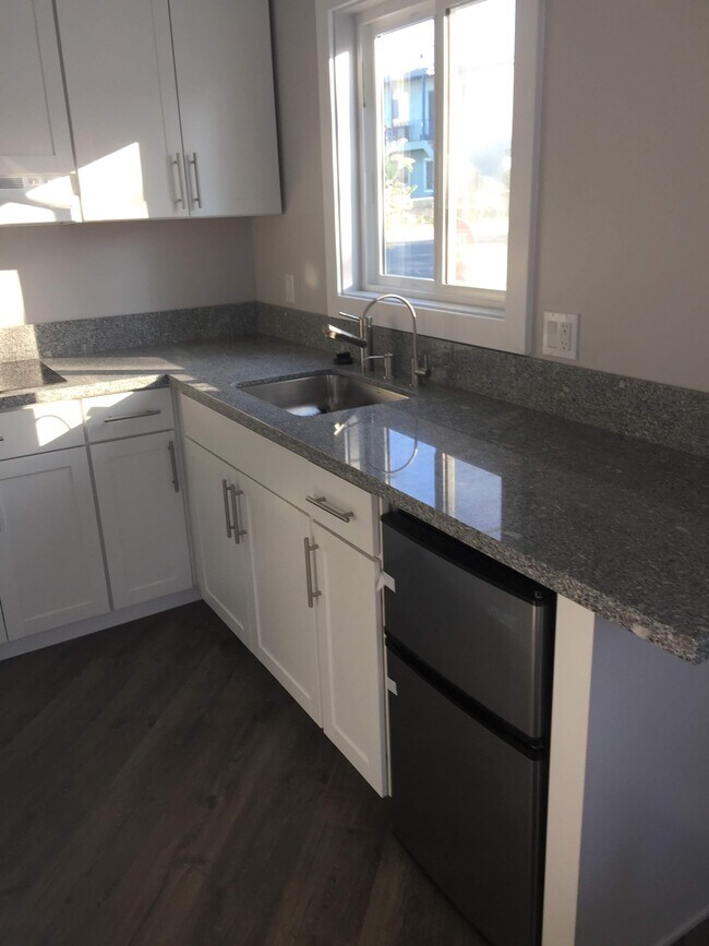 Cocina - 10941 Charnock Rd