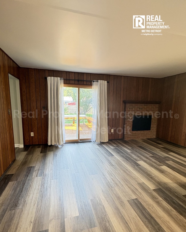 Building Photo - 2651 Arrowhead Dr