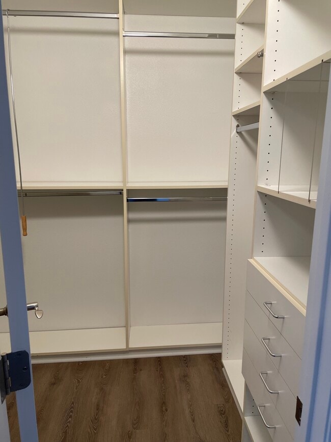 Foto del edificio - 8741 Red Brook Dr