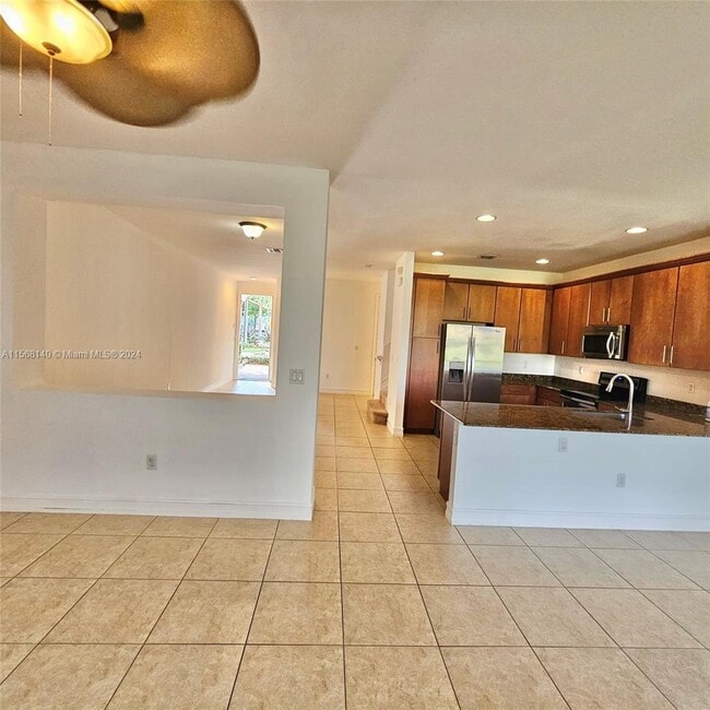 Building Photo - 132 Riverwalk Cir E