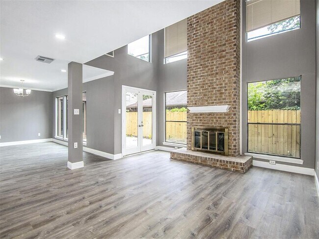 Building Photo - 2207 Potomac Dr