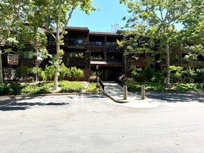 Building Photo - 95 Church St