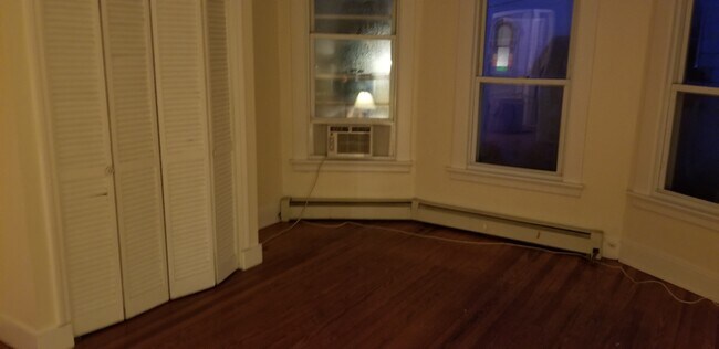 Foto del edificio - 718 Howe Ave
