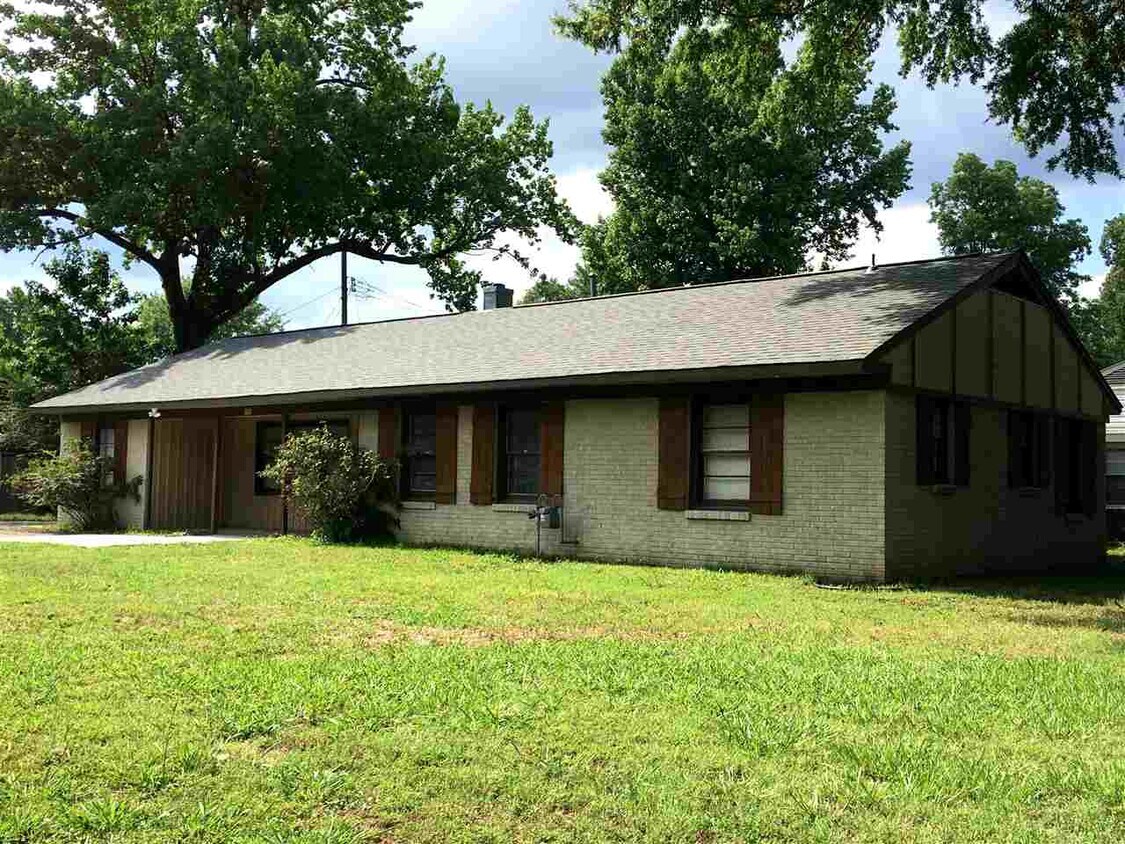 Primary Photo - 4674 Quince Rd