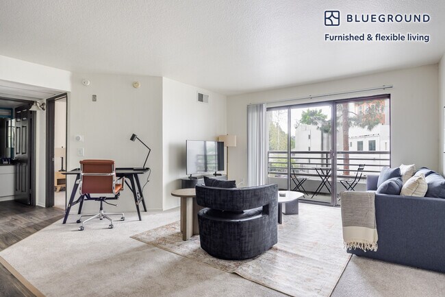 Foto del edificio - 10983 Bluffside Dr