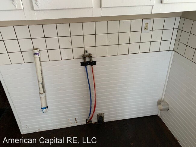 Foto del edificio - 3 br, 1 bath House - 364 W Fourth St