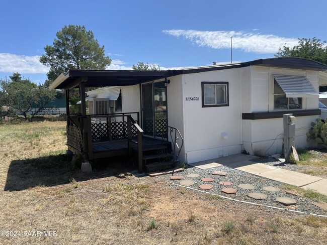 Foto del edificio - 17400 E Trails End Rd