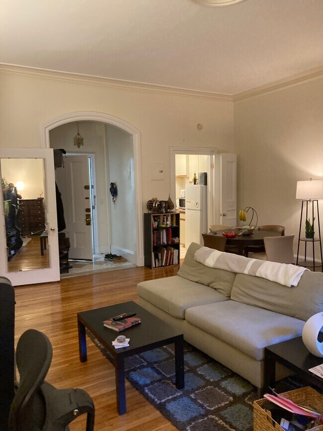 Foto del edificio - 135 Beacon St