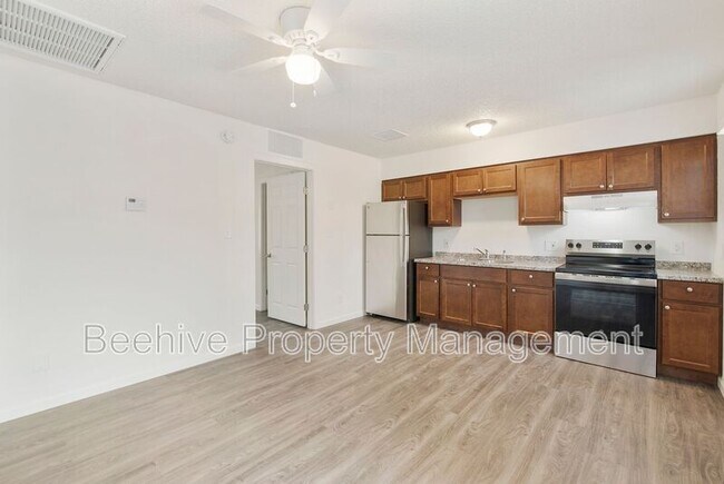 Foto del edificio - 1324 E Taylor St