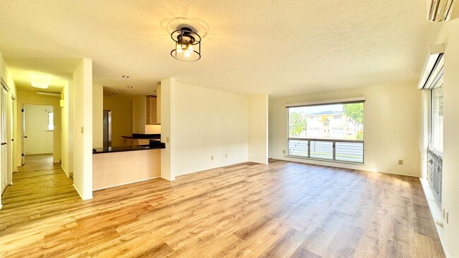 Building Photo - Available Now - Beautifully Renovated 3 Be...