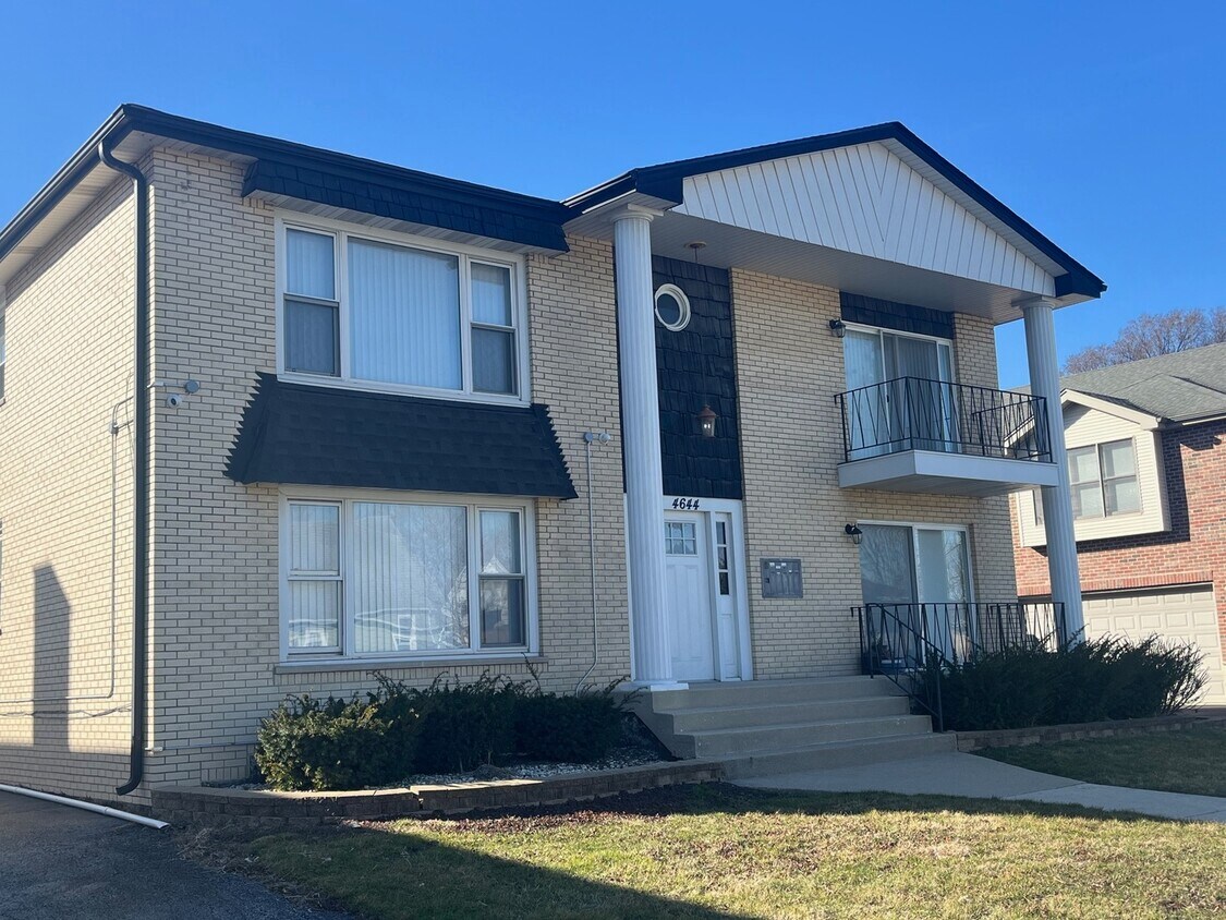 Foto principal - 4644 Custer Ave