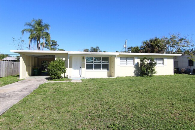 Building Photo - 1212 Willow Ln