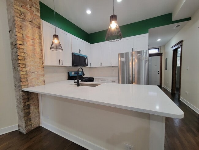 Foto del edificio - 1644 S Millard Ave