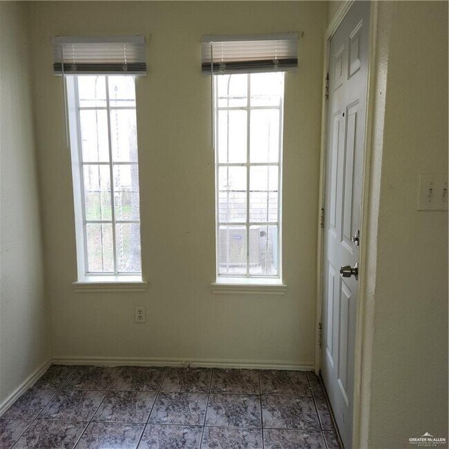 Foto del edificio - 8 N 28th St