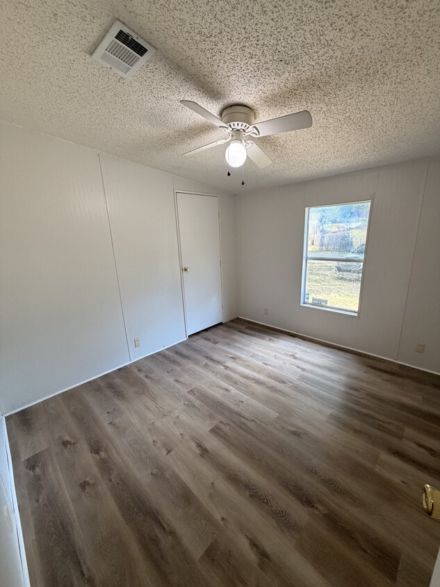 Foto del edificio - 6525 Burdick St