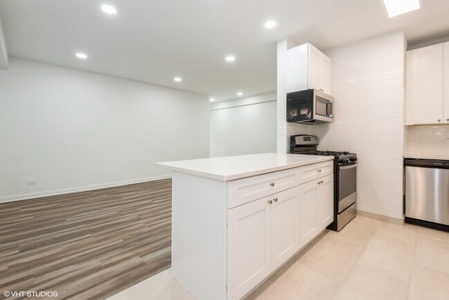 Foto del edificio - 2424 W Estes Ave