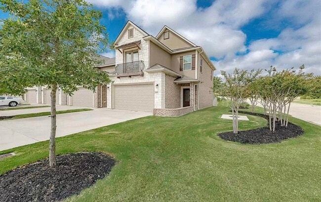 Building Photo - 1400 Crescent Ridge Dr