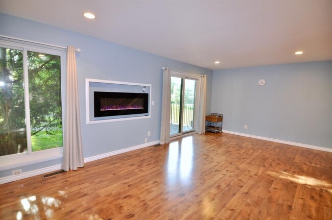 Building Photo - 2607 Meade Ct