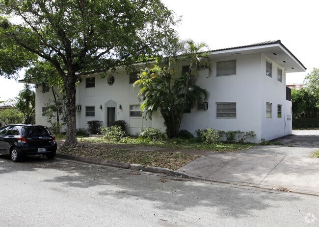 Building Photo - 28 Antilla Ave