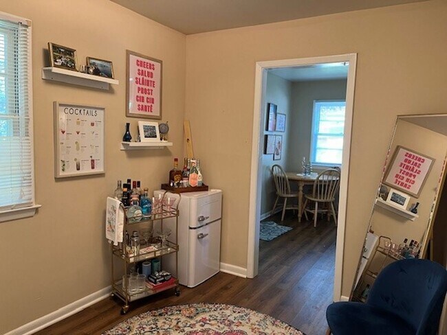 Building Photo - Charming Chapel Hill Cottage Near UNC with Spacious Backyard