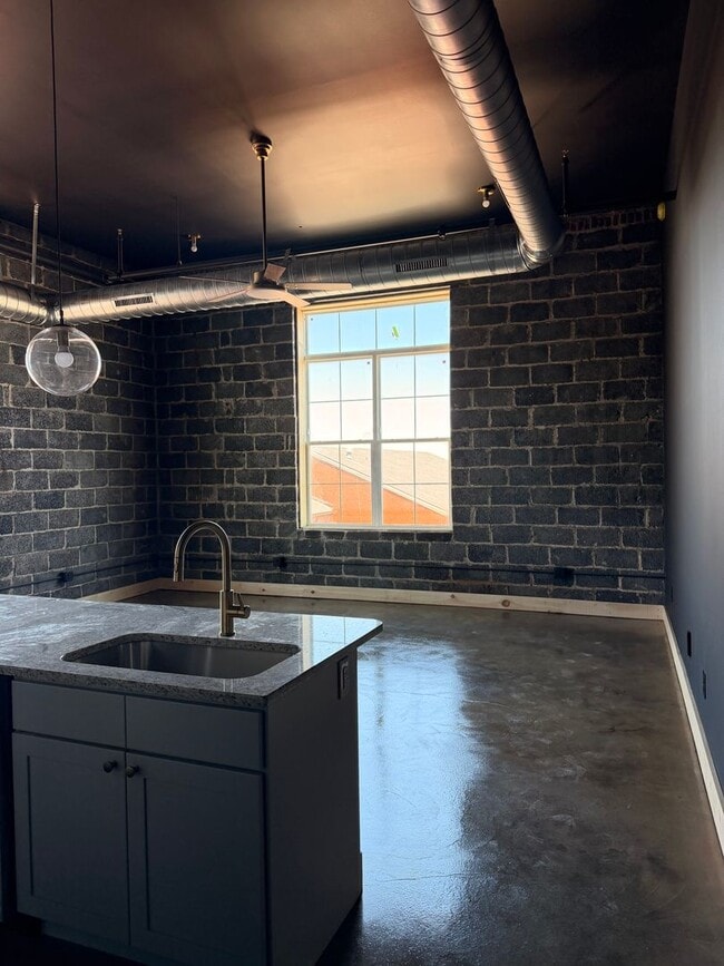 Building Photo - 2 bedroom/1 bathroom NEW LUXURY apartment in Red Lion, PA