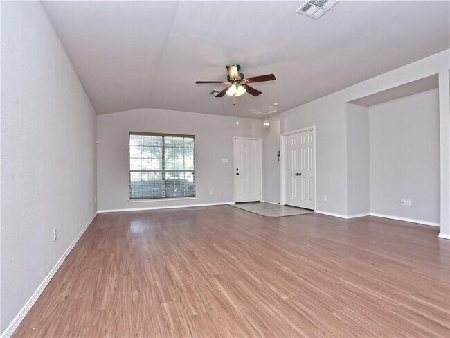 Foto del edificio - 3901 Rolling Canyon Trail