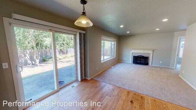 Building Photo - 4 br, 3 bath House - 6581 SW Essex Court