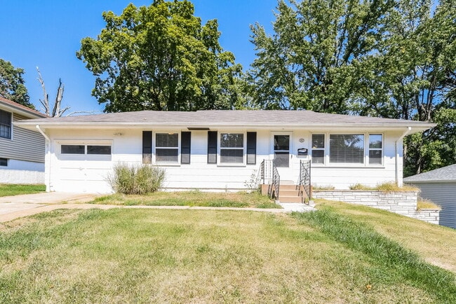 Building Photo - 1413 Corinth Dr