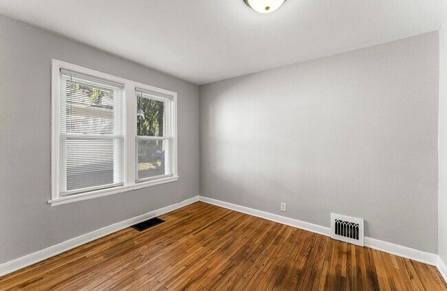 Foto del edificio - 383 N Dewey St