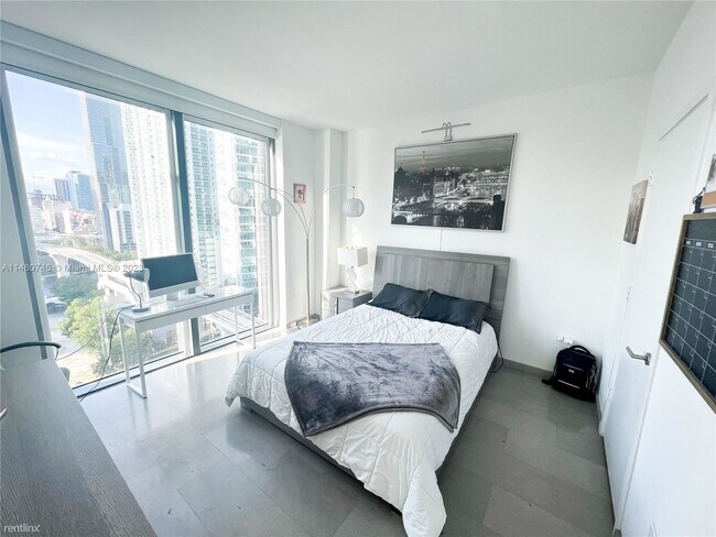 Foto del edificio - 2 br, 2.5 bath House - 68 SE 6th St Apt 812