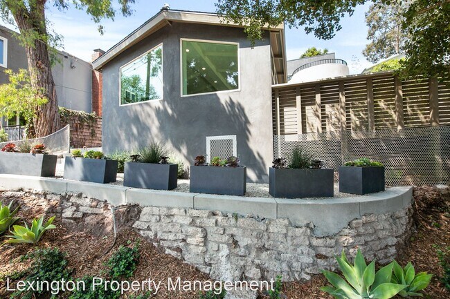 Foto del edificio - 3 br, 3 bath House - 16453 Akron Street