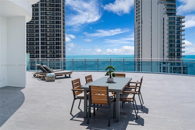Foto del edificio - 17550 Collins Ave