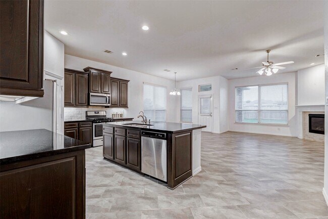 Building Photo - 9851 Willowmoor Lane