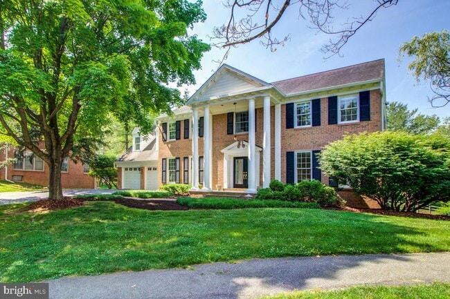Building Photo - 9401 Fox Hollow Dr
